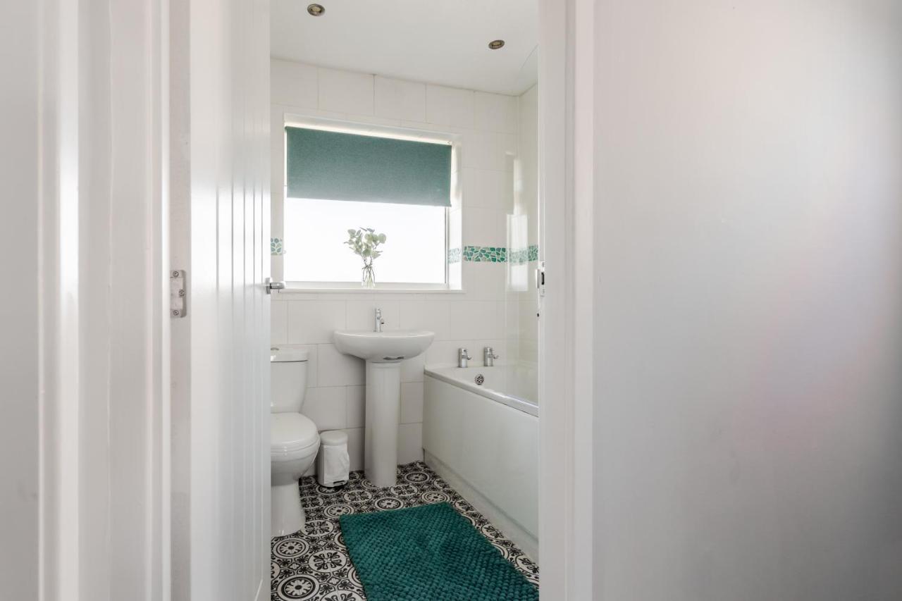 Curlew - 3 Bedrooms Wi-Fi, Parking, Contractors Thornton  Exterior photo